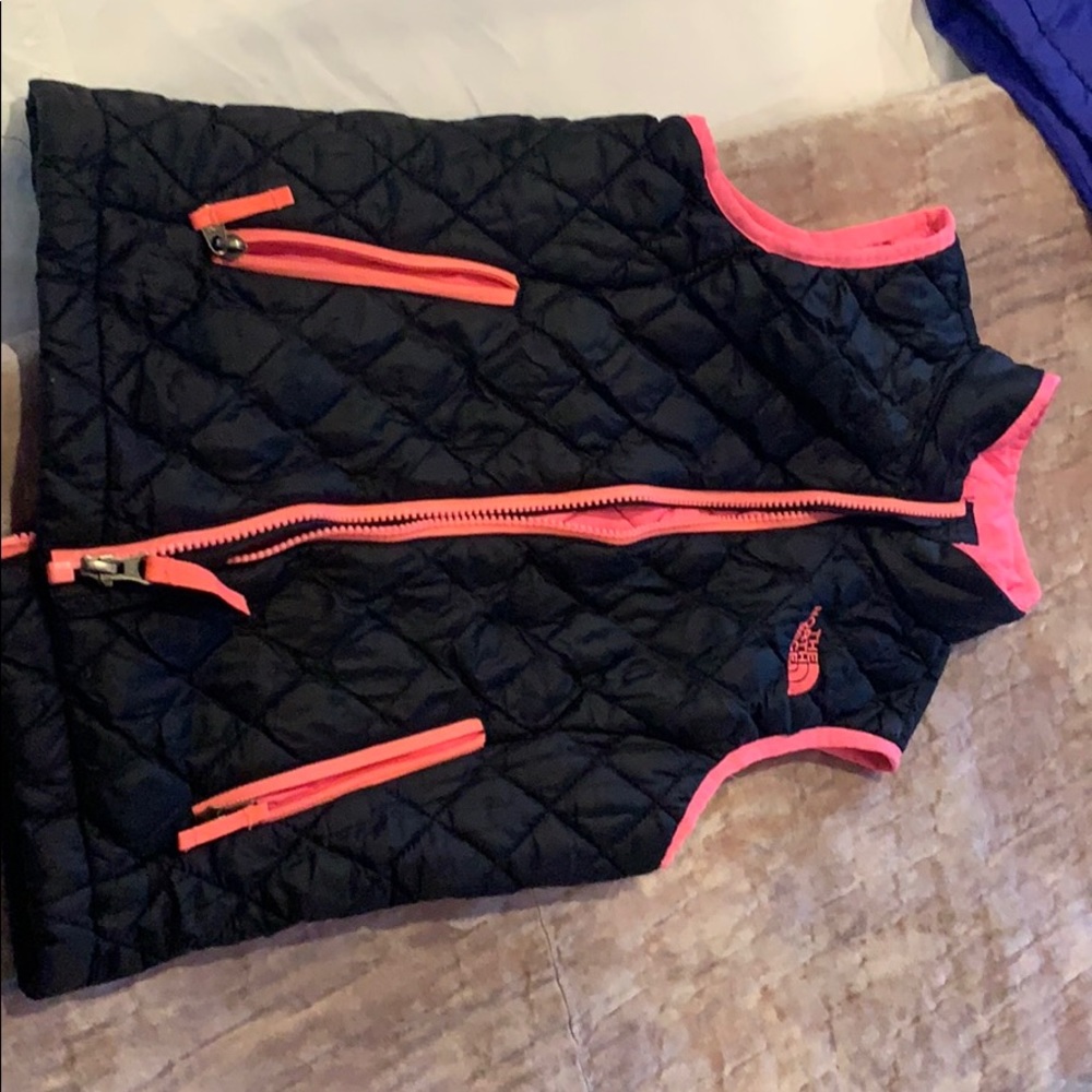 Girls north face vest